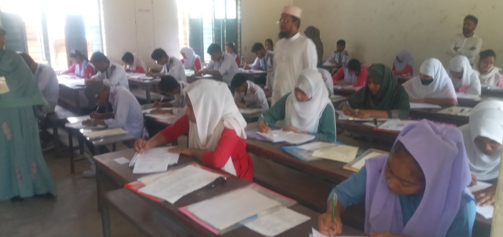 এস এস সি, দাখিল ও ভকেশনাল পাবলিক পরীক্ষা অনুষ্ঠিত